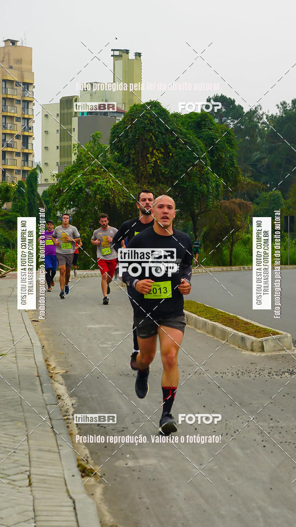 Buy your photos of the eventMeia Maratona de Blumenau on Fotop