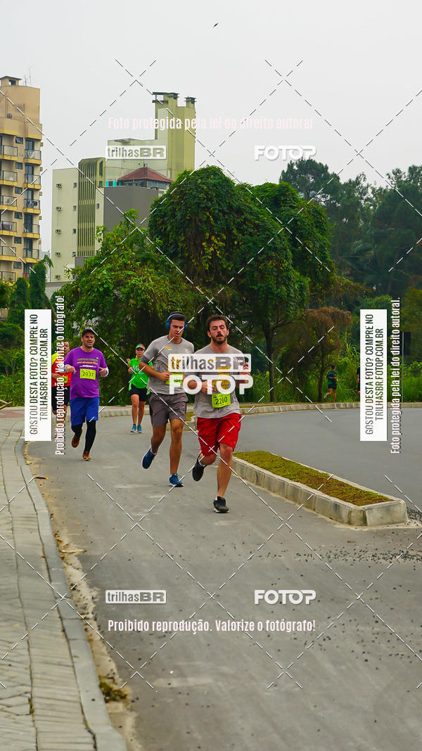 Buy your photos of the eventMeia Maratona de Blumenau on Fotop