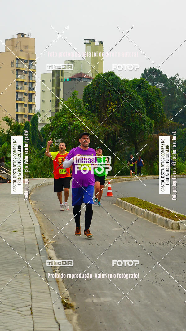 Buy your photos of the eventMeia Maratona de Blumenau on Fotop