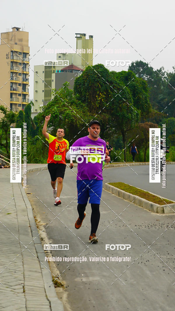Buy your photos of the eventMeia Maratona de Blumenau on Fotop