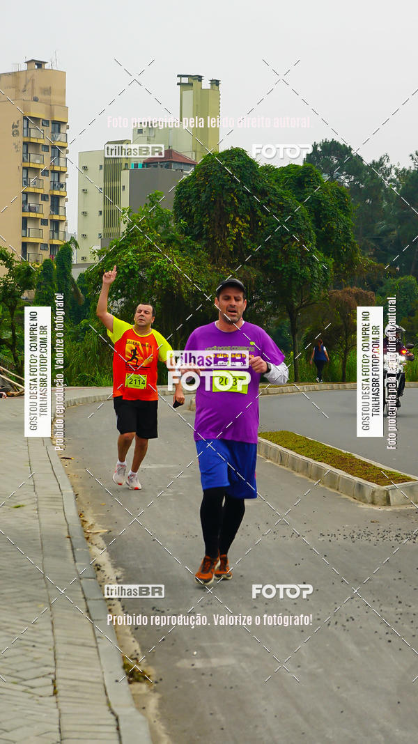 Buy your photos of the eventMeia Maratona de Blumenau on Fotop