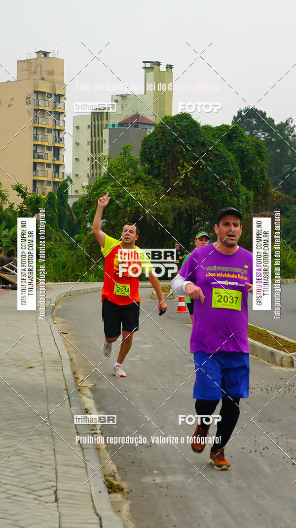 Buy your photos of the eventMeia Maratona de Blumenau on Fotop