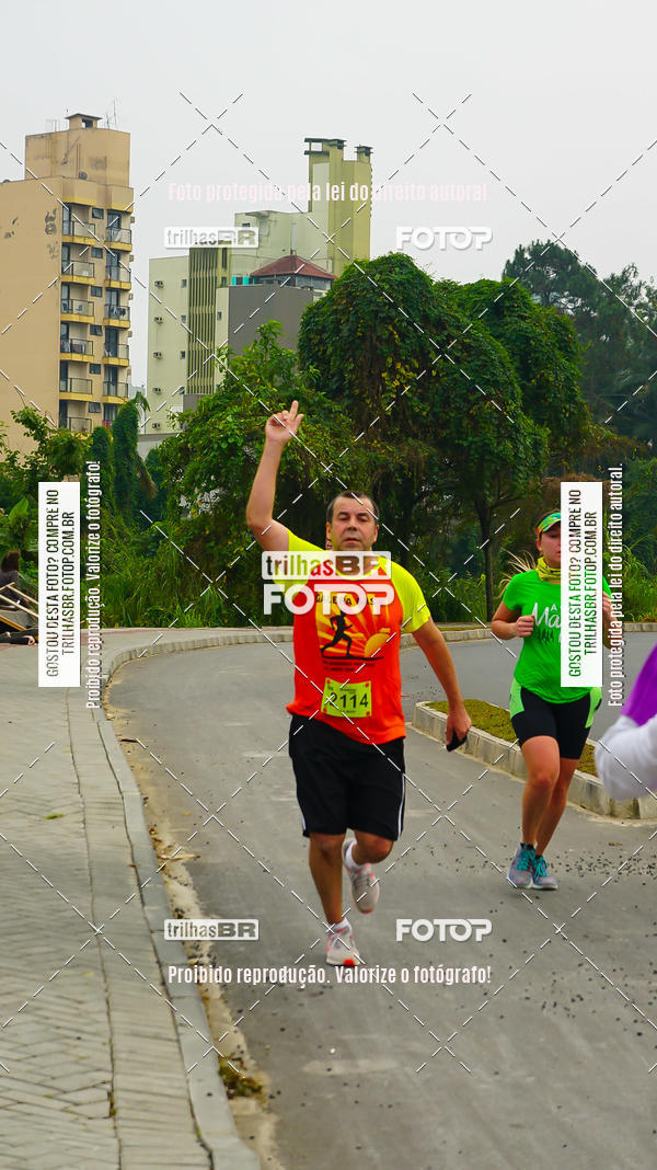 Buy your photos of the eventMeia Maratona de Blumenau on Fotop