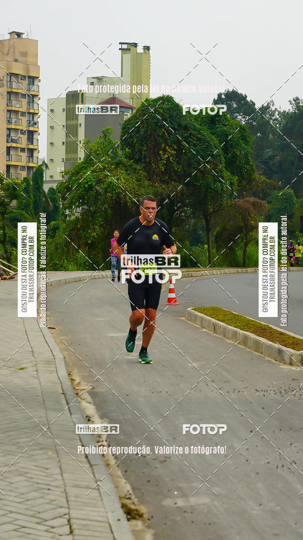 Buy your photos of the eventMeia Maratona de Blumenau on Fotop