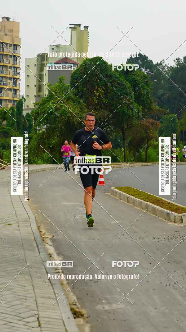 Buy your photos of the eventMeia Maratona de Blumenau on Fotop