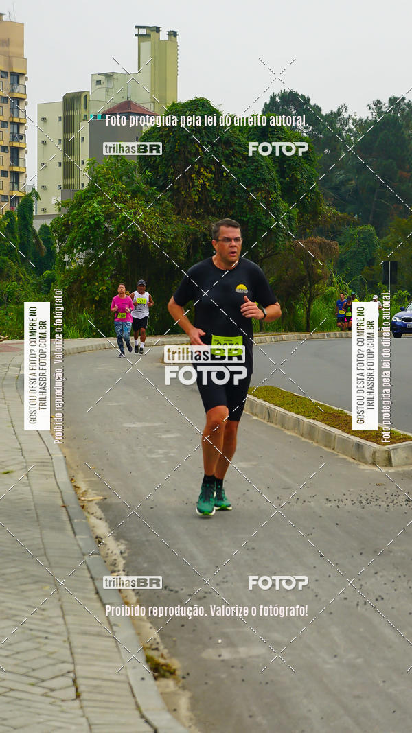 Buy your photos of the eventMeia Maratona de Blumenau on Fotop