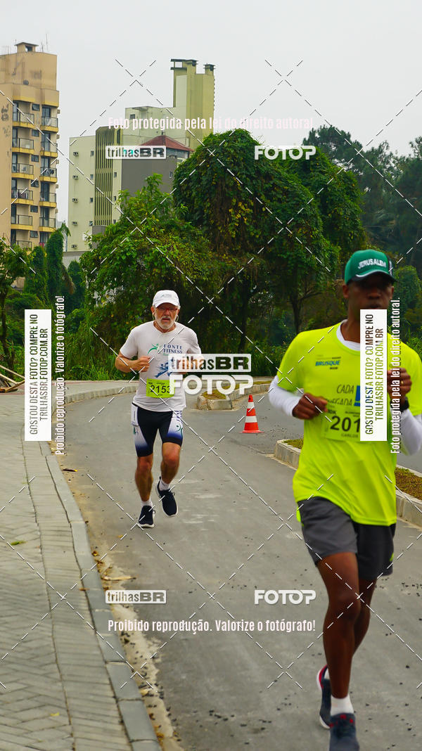 Buy your photos of the eventMeia Maratona de Blumenau on Fotop