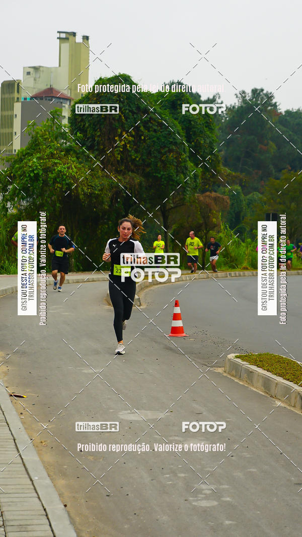 Buy your photos of the eventMeia Maratona de Blumenau on Fotop