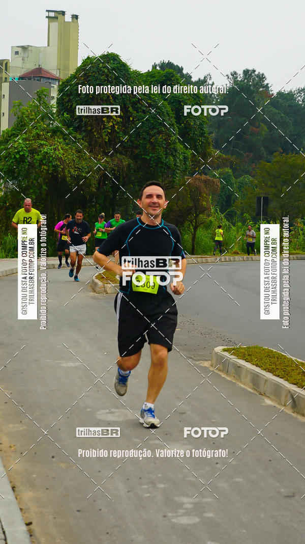 Buy your photos of the eventMeia Maratona de Blumenau on Fotop
