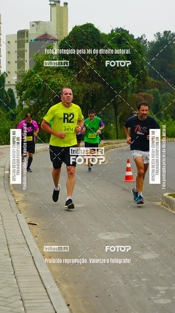 Buy your photos of the eventMeia Maratona de Blumenau on Fotop