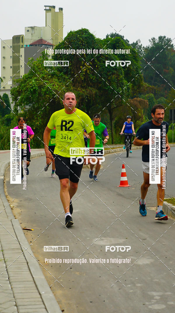 Buy your photos of the eventMeia Maratona de Blumenau on Fotop