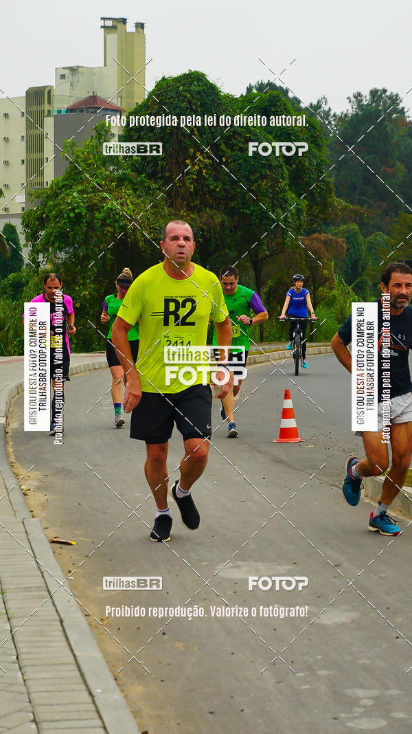 Buy your photos of the eventMeia Maratona de Blumenau on Fotop