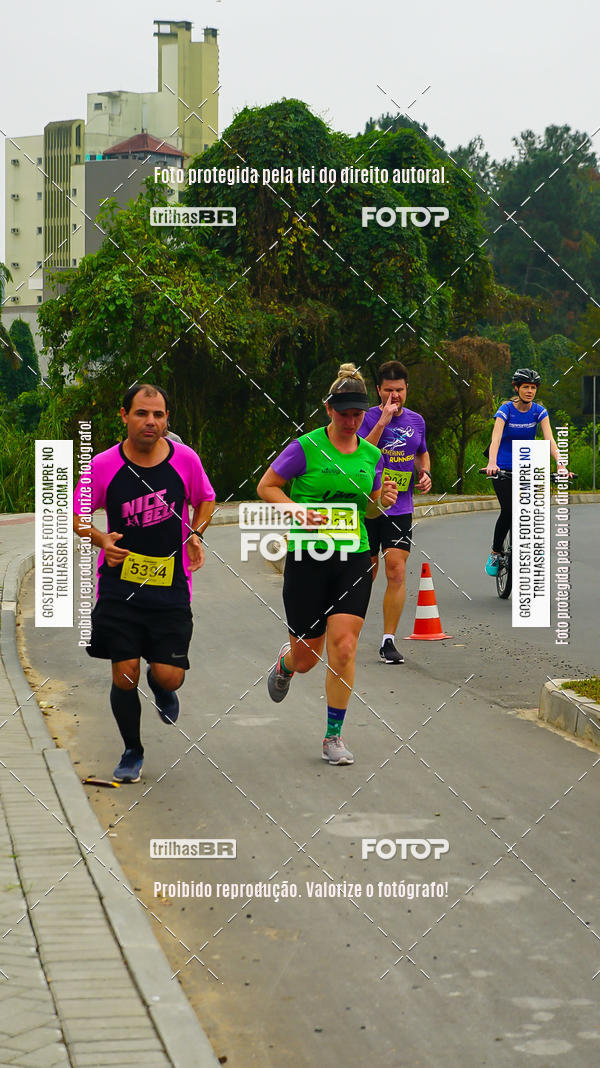 Buy your photos of the eventMeia Maratona de Blumenau on Fotop