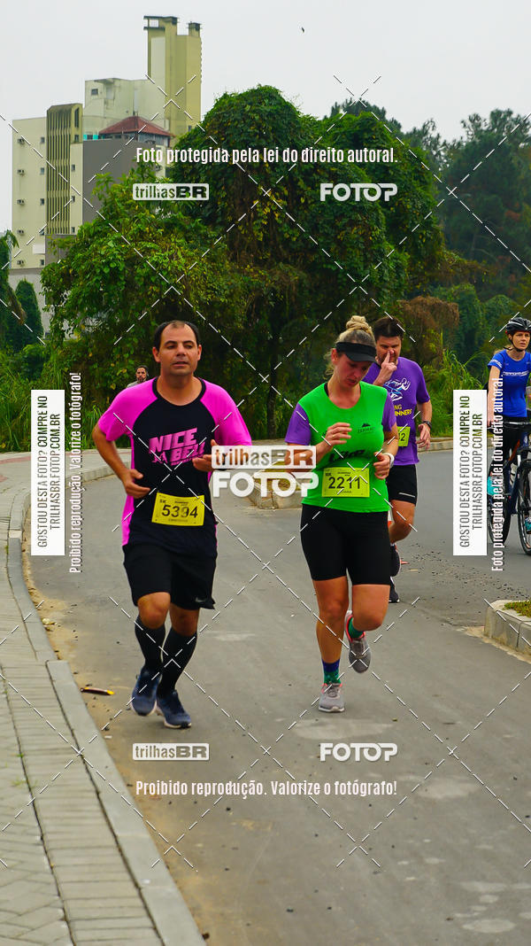 Buy your photos of the eventMeia Maratona de Blumenau on Fotop