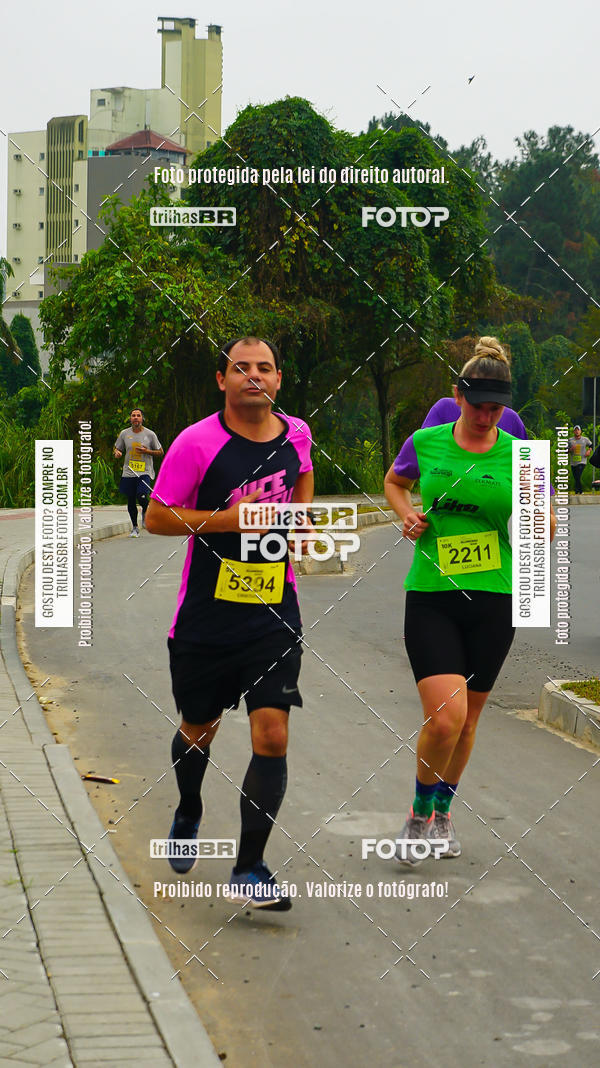 Buy your photos of the eventMeia Maratona de Blumenau on Fotop