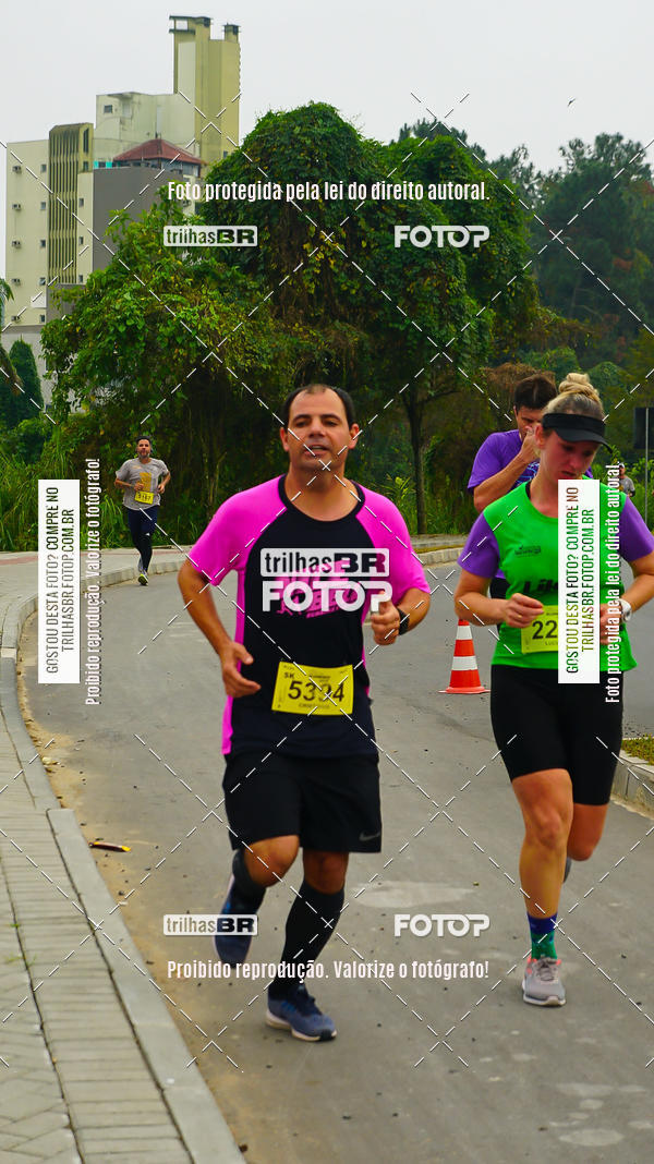 Buy your photos of the eventMeia Maratona de Blumenau on Fotop