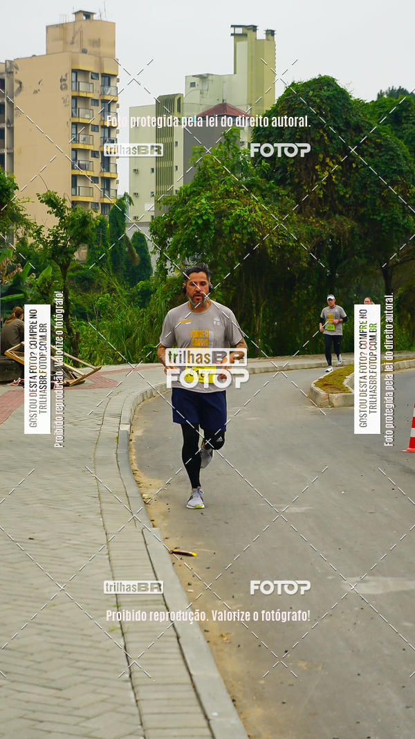 Buy your photos of the eventMeia Maratona de Blumenau on Fotop