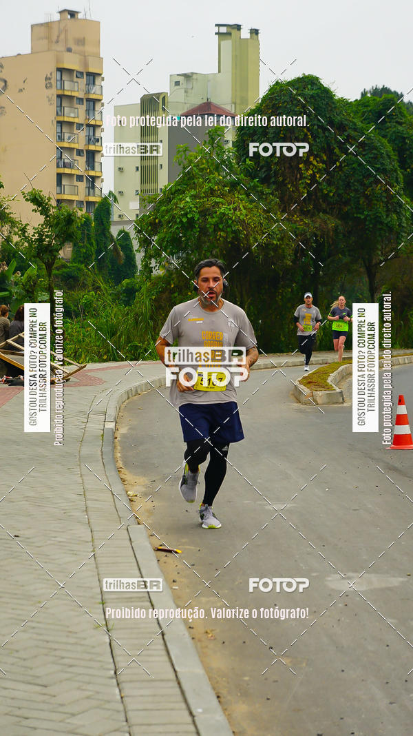 Buy your photos of the eventMeia Maratona de Blumenau on Fotop