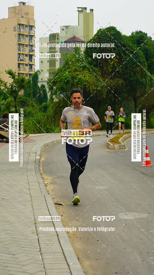 Buy your photos of the eventMeia Maratona de Blumenau on Fotop