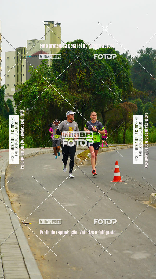 Buy your photos of the eventMeia Maratona de Blumenau on Fotop