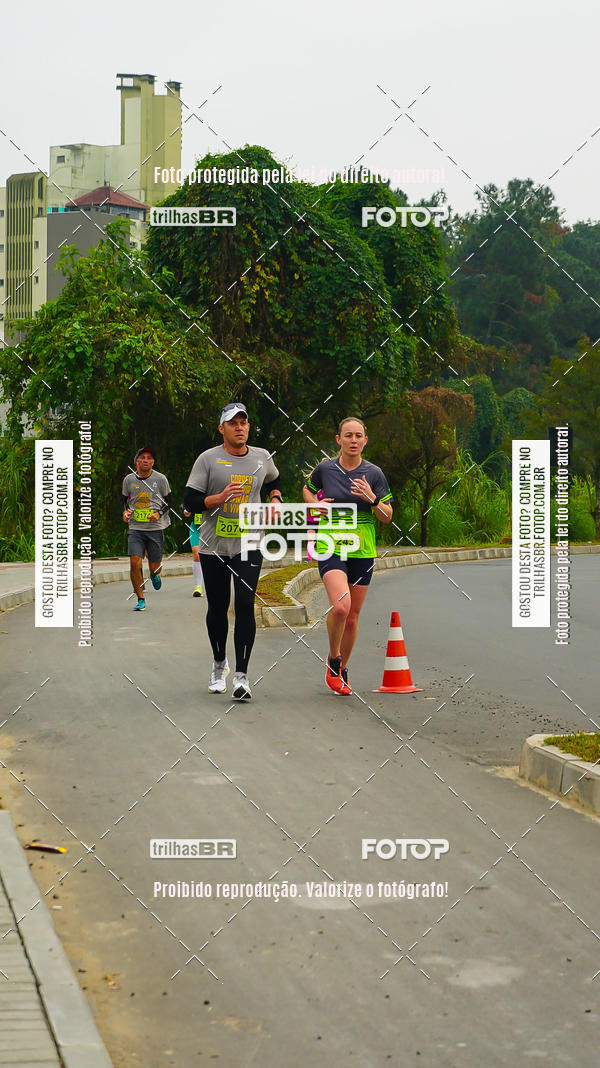 Buy your photos of the eventMeia Maratona de Blumenau on Fotop