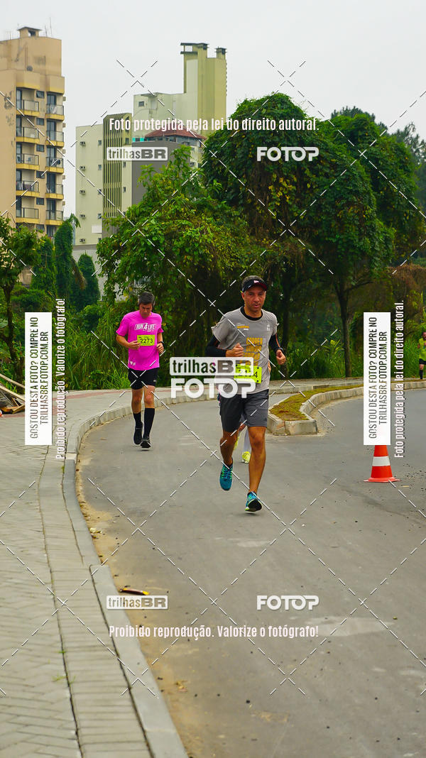 Buy your photos of the eventMeia Maratona de Blumenau on Fotop