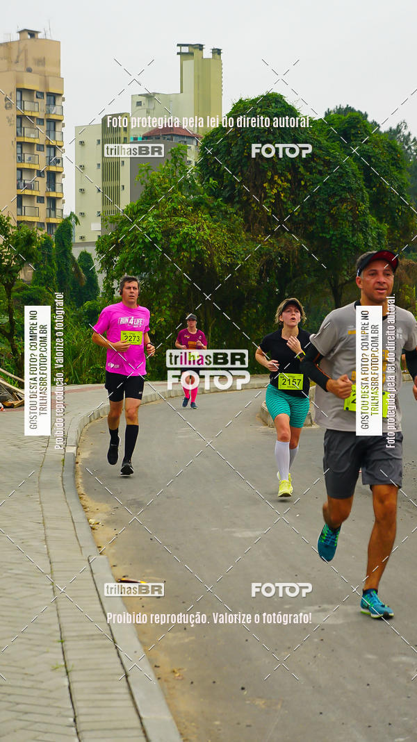 Buy your photos of the eventMeia Maratona de Blumenau on Fotop