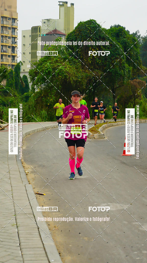 Buy your photos of the eventMeia Maratona de Blumenau on Fotop
