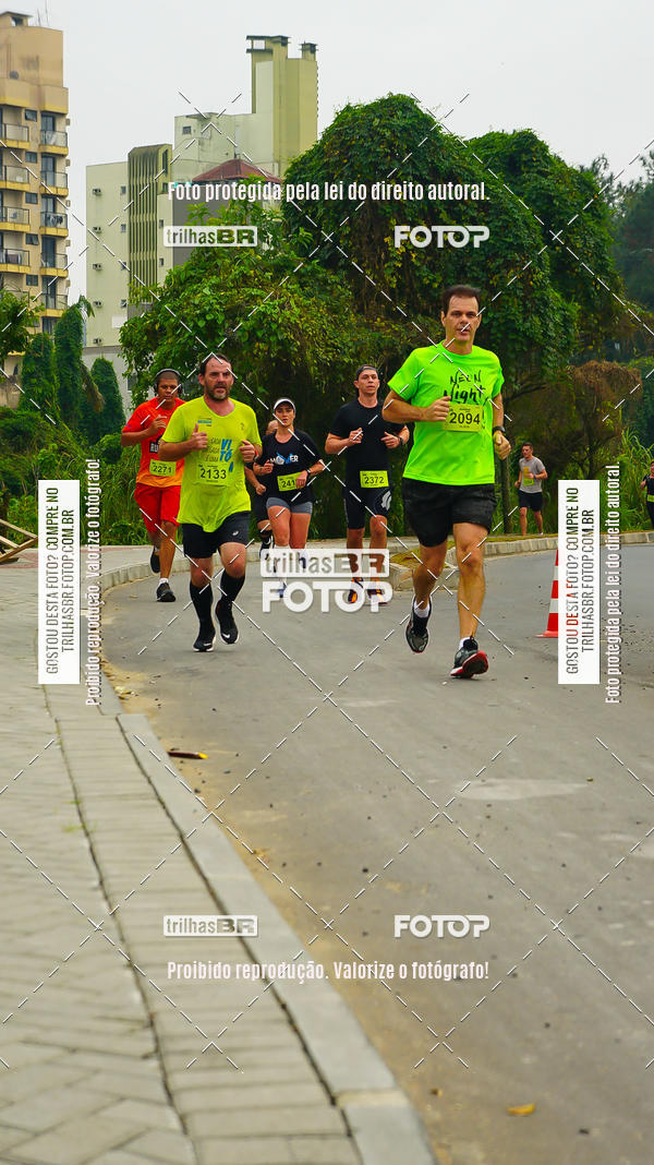 Buy your photos of the eventMeia Maratona de Blumenau on Fotop