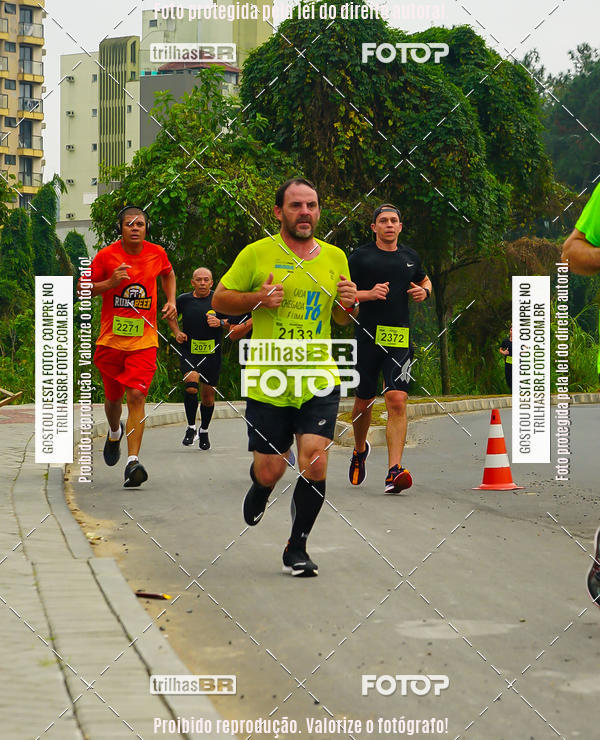 Buy your photos of the eventMeia Maratona de Blumenau on Fotop