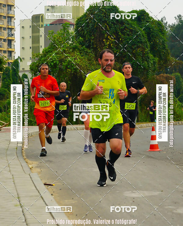 Buy your photos of the eventMeia Maratona de Blumenau on Fotop