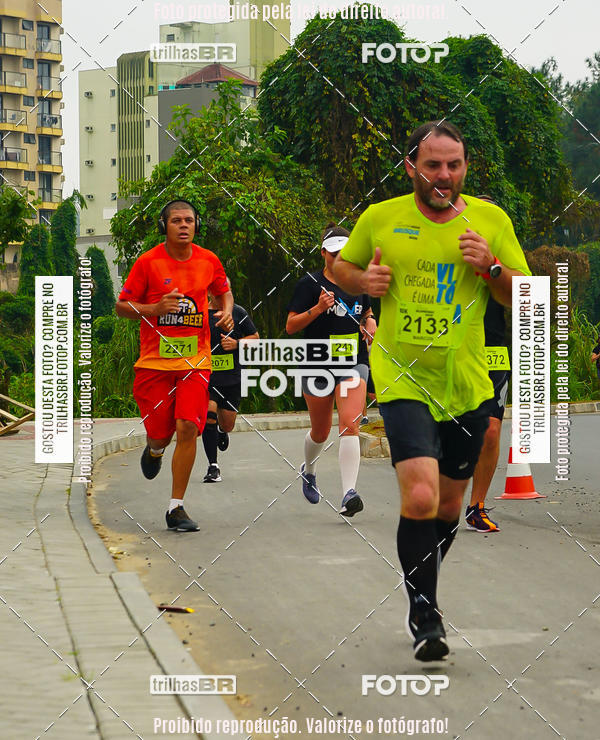 Buy your photos of the eventMeia Maratona de Blumenau on Fotop