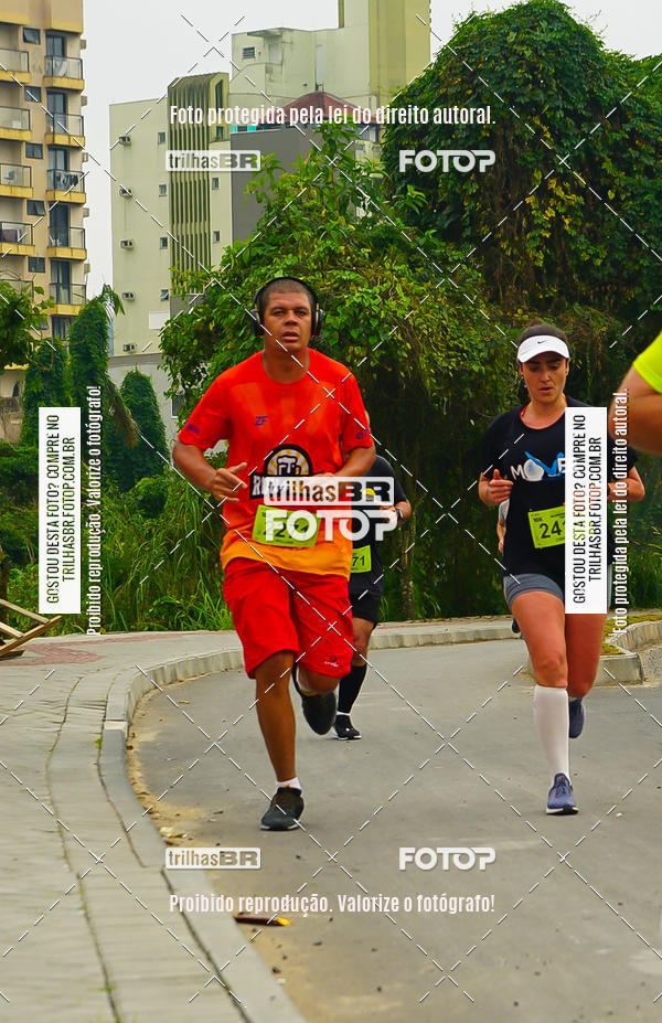 Buy your photos of the eventMeia Maratona de Blumenau on Fotop
