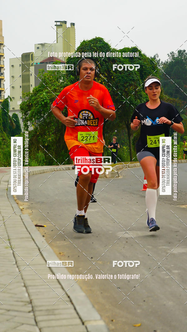 Buy your photos of the eventMeia Maratona de Blumenau on Fotop