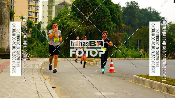 Buy your photos of the eventMeia Maratona de Blumenau on Fotop