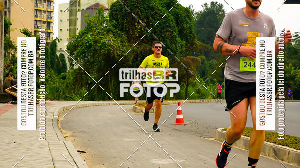 Buy your photos of the eventMeia Maratona de Blumenau on Fotop