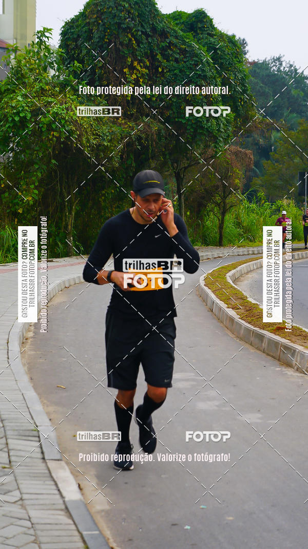 Buy your photos of the eventMeia Maratona de Blumenau on Fotop