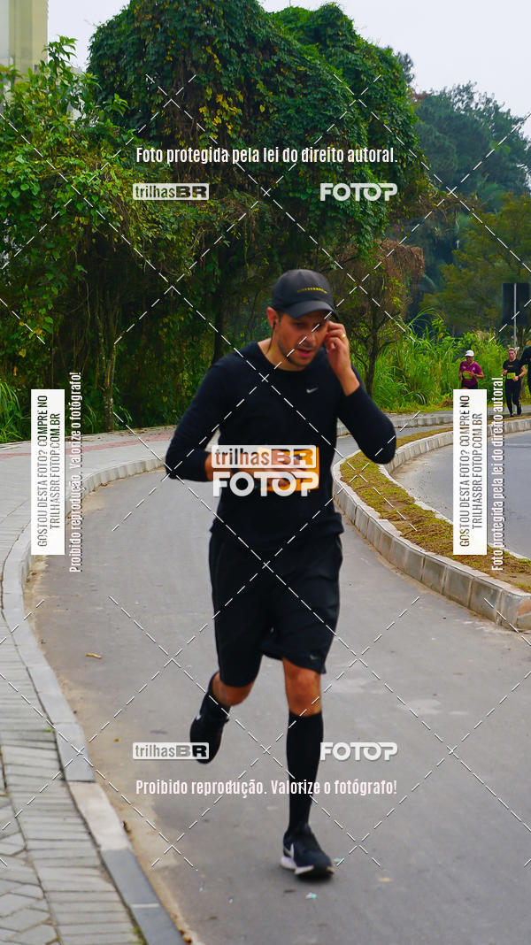 Buy your photos of the eventMeia Maratona de Blumenau on Fotop