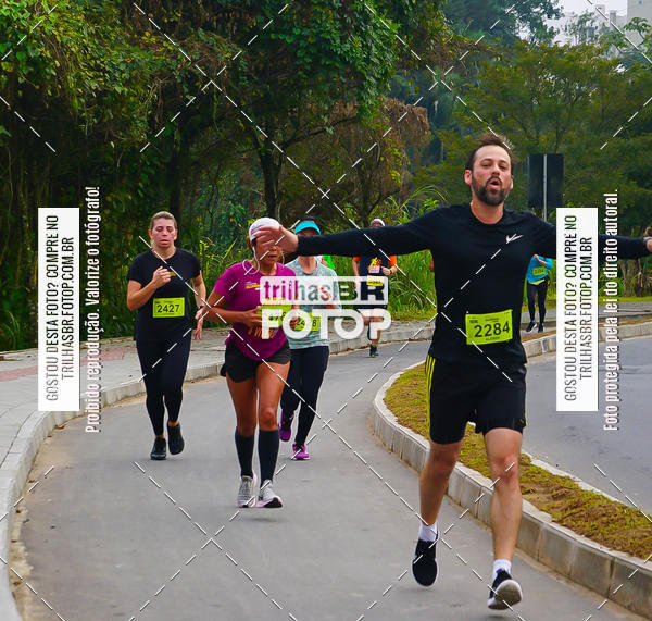 Buy your photos of the eventMeia Maratona de Blumenau on Fotop