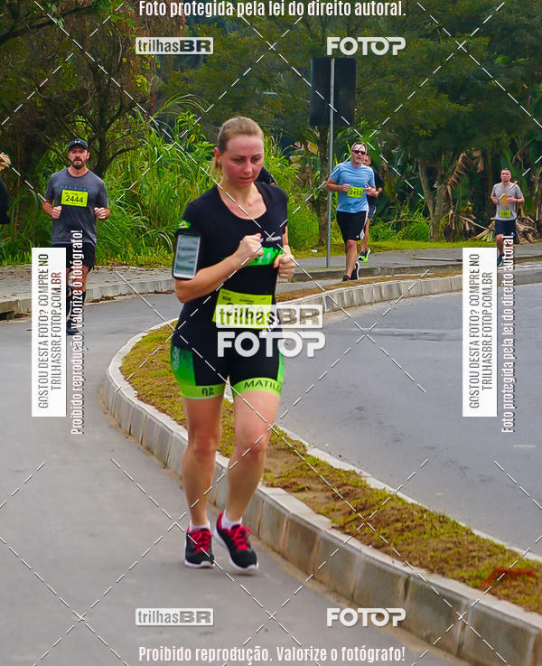 Buy your photos of the eventMeia Maratona de Blumenau on Fotop