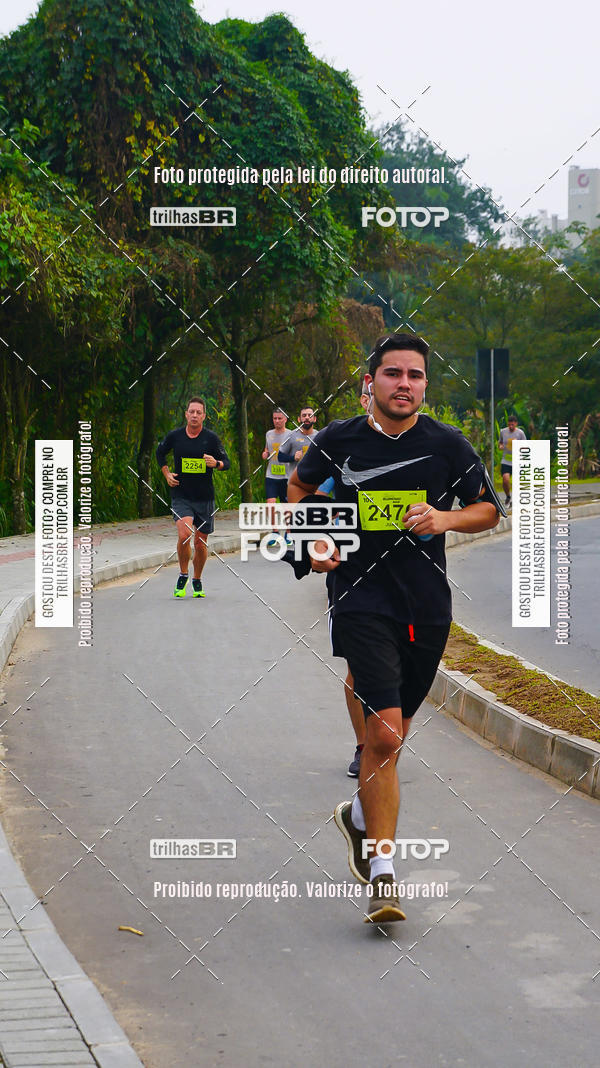 Buy your photos of the eventMeia Maratona de Blumenau on Fotop