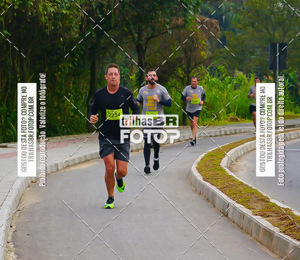 Buy your photos of the eventMeia Maratona de Blumenau on Fotop
