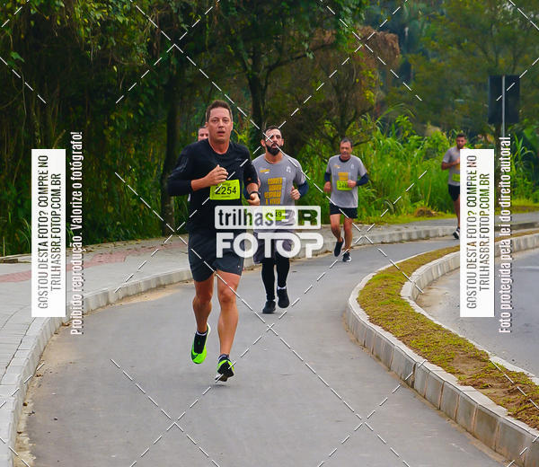 Buy your photos of the eventMeia Maratona de Blumenau on Fotop