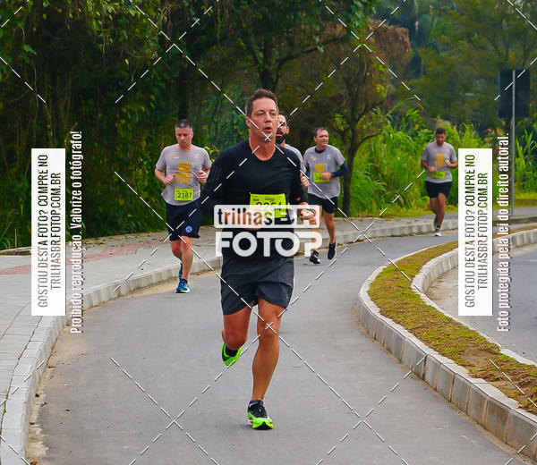 Buy your photos of the eventMeia Maratona de Blumenau on Fotop