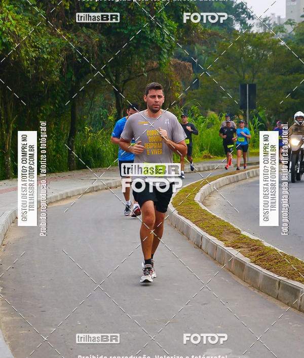 Buy your photos of the eventMeia Maratona de Blumenau on Fotop