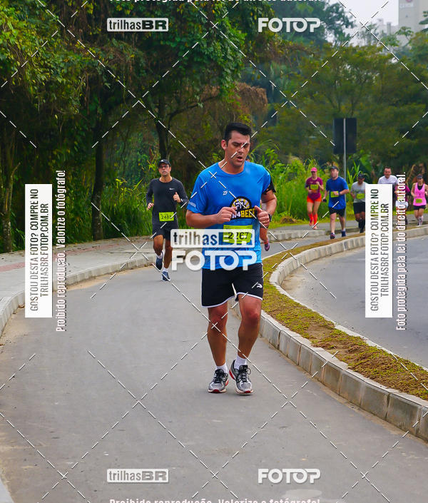 Buy your photos of the eventMeia Maratona de Blumenau on Fotop