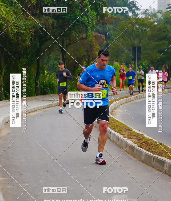 Buy your photos of the eventMeia Maratona de Blumenau on Fotop