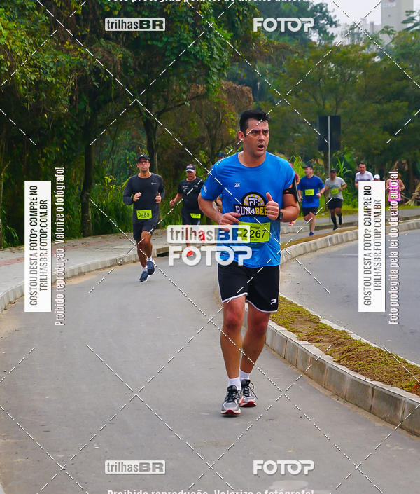 Buy your photos of the eventMeia Maratona de Blumenau on Fotop