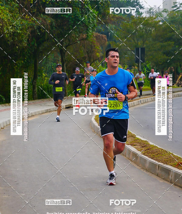 Buy your photos of the eventMeia Maratona de Blumenau on Fotop