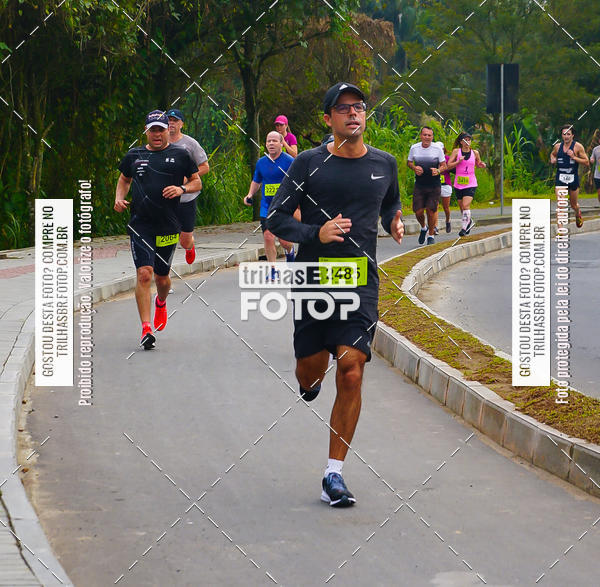 Buy your photos of the eventMeia Maratona de Blumenau on Fotop
